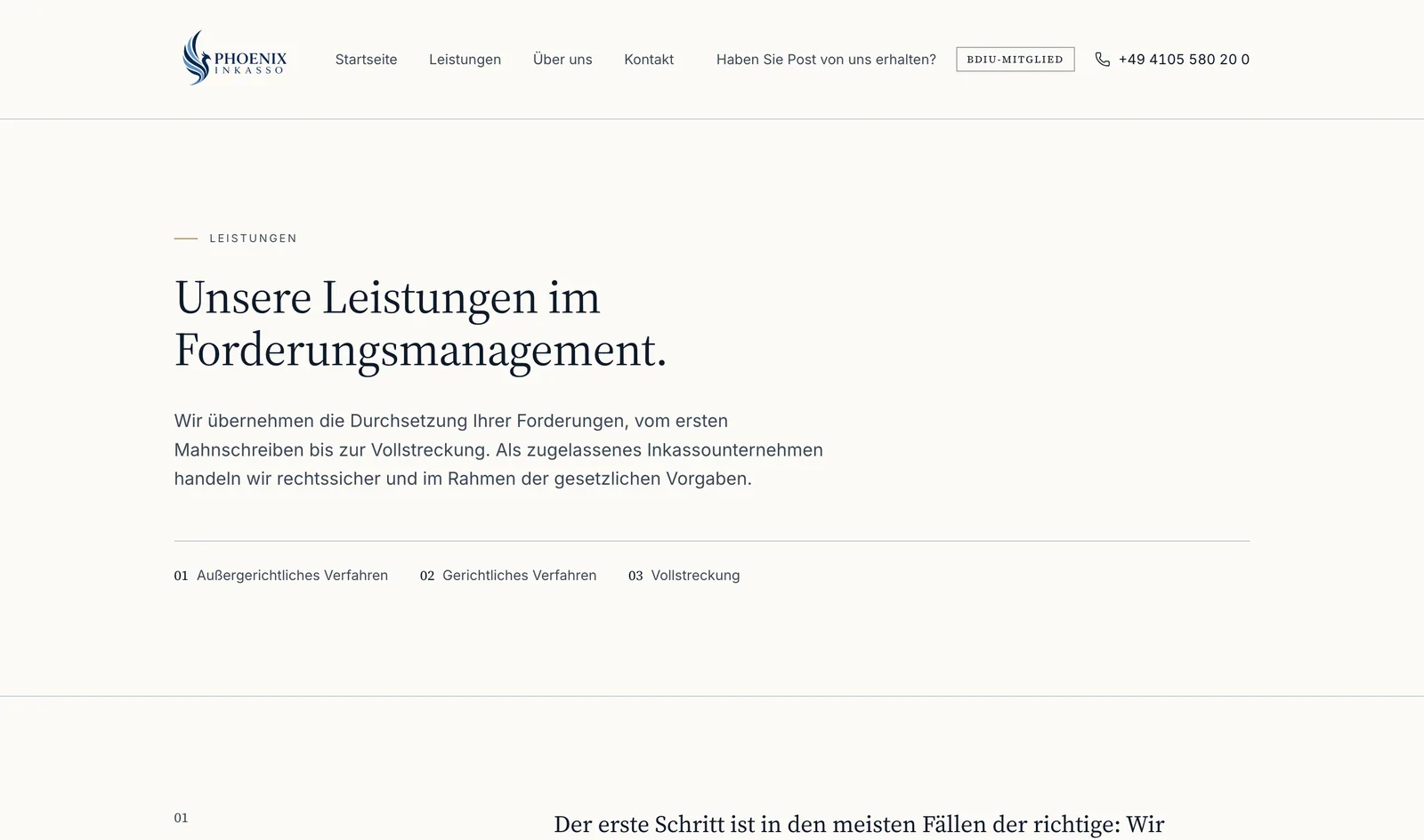 Leistungsseite der Phoenix-Inkasso-Website mit den drei Verfahrensschritten außergerichtliches Verfahren, gerichtliches Verfahren und Vollstreckung